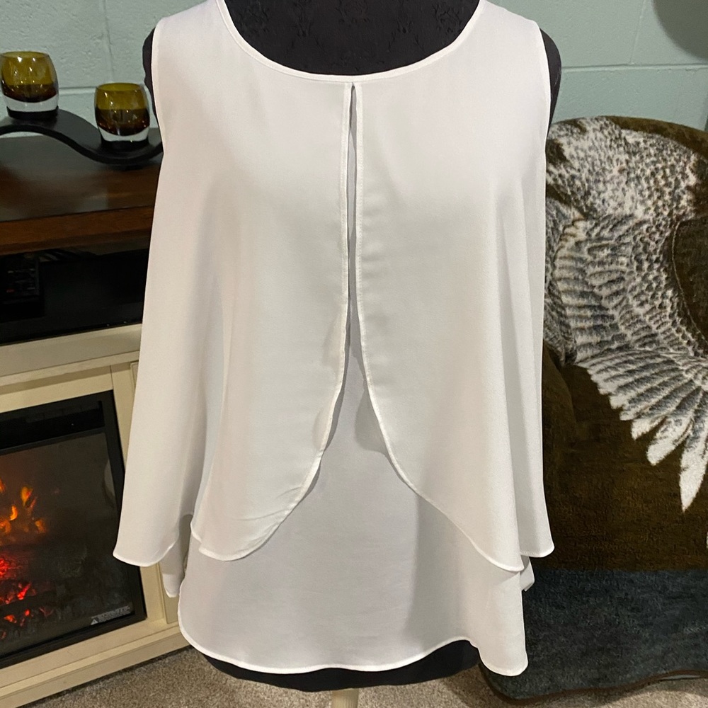 Bisou Bisou sleeveless layered blouse